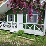 契拉勒幸运小屋住宿加早餐旅馆 4* Çıralı