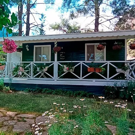 Lukkies Bed & Breakfast Çıralı