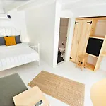 Lukkies Bed and Breakfast 4*
