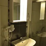 Lukkies Bed and Breakfast 4*